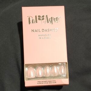 Glitter Me Pink, Paisley Nail Dashes